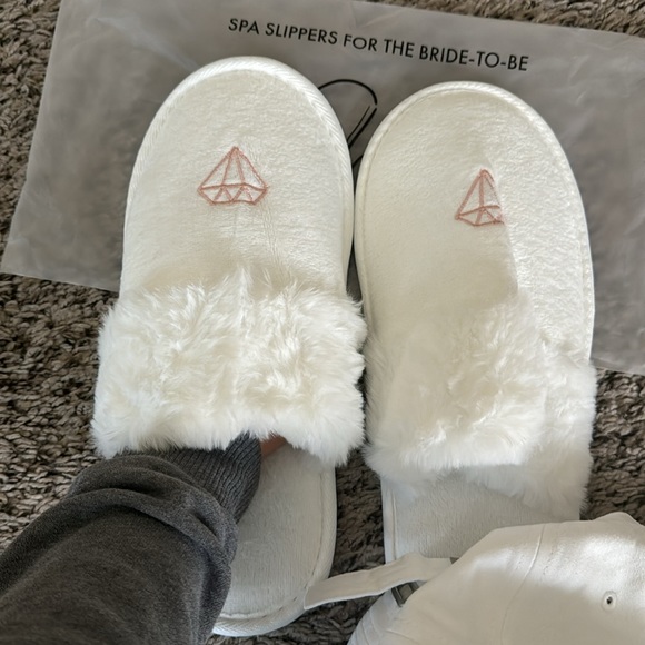 Bride To Be Essentials - Picture 6 of 6